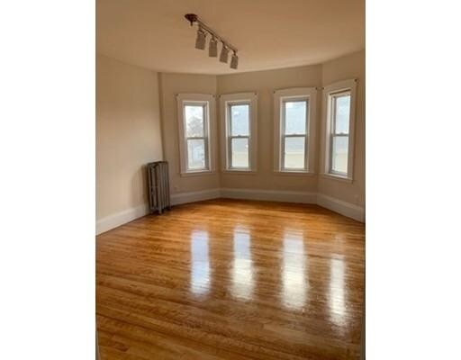 Building Photo - 55 Pine St