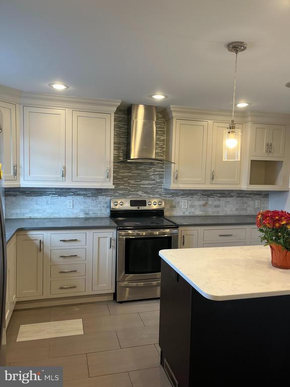 Building Photo - 14 Franklin Getz Dr