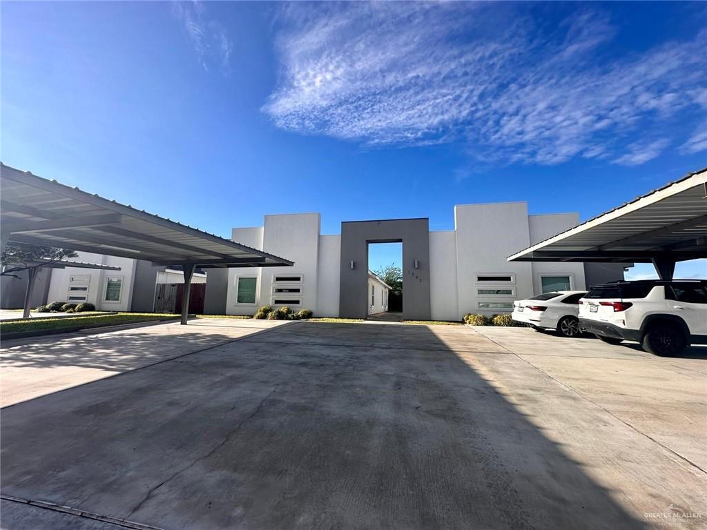 Foto principal - 17 West Dr