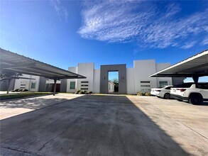 Building Photo - 9 St Francis Ave