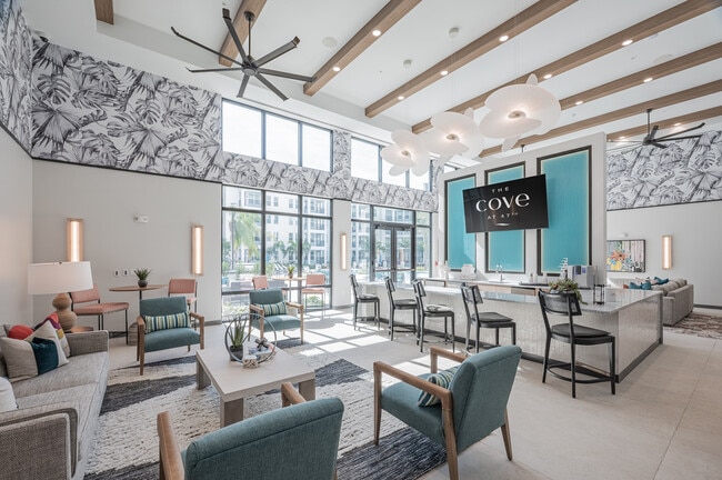 Lobby - Bar Area - The Cove at 47th