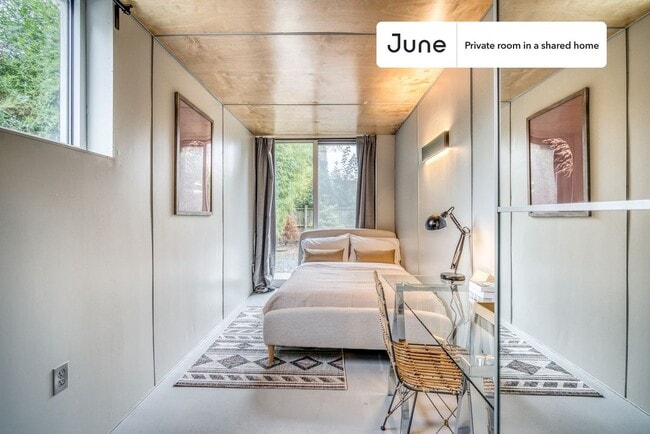Private bedroom in 6 bed/6 bath Home - Private bedroom in 6 bed/6 bath Home