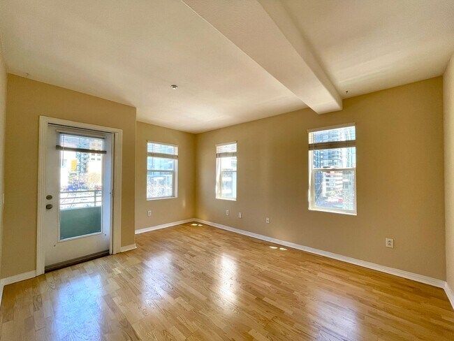 Building Photo - Perfect 1B/1.5BA Little Italy Condo w/ 2 b...