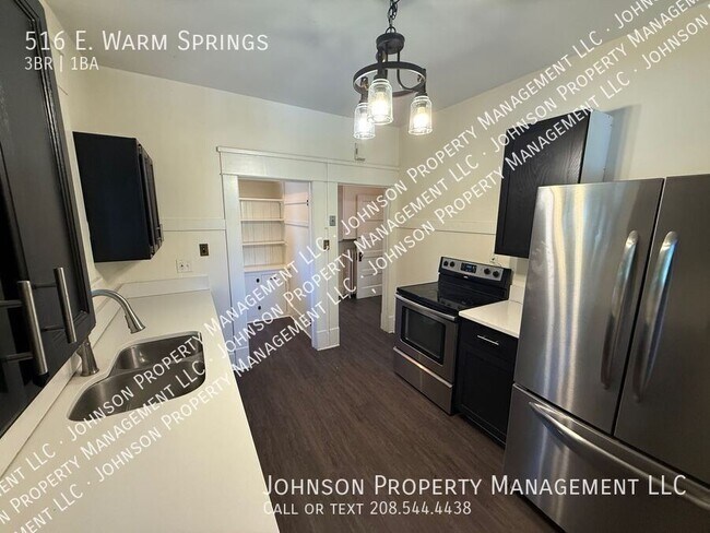 Foto del edificio - 516 E Warm Springs Ave