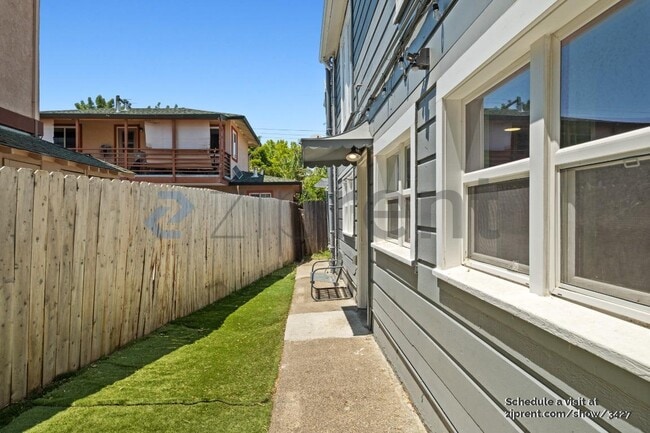 Building Photo - 29 Mariposa Rd