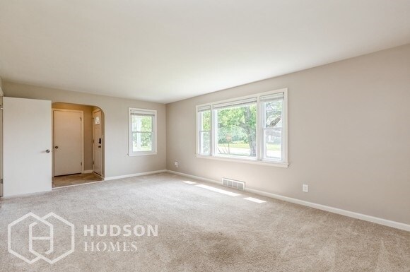 Building Photo - AVAILABLE NOW! - 4001 Tallmadge Road, Root...