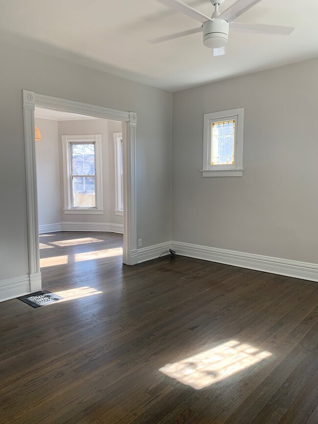Building Photo - 240 Marengo Ave