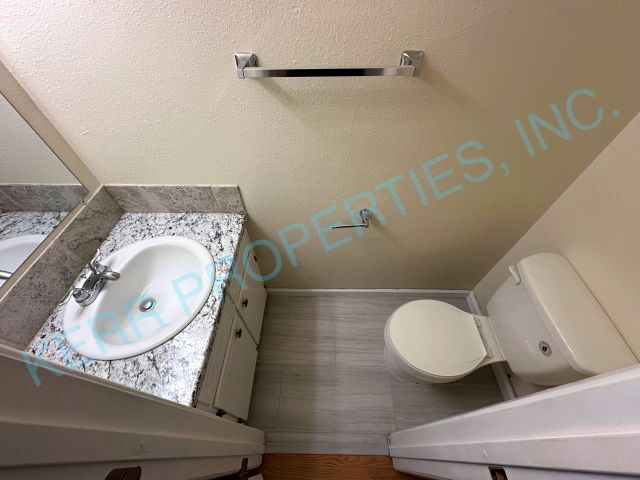 Foto del edificio - Charming 2-Bed Gem in Gresham – Spacious Comfort with 1.5 Baths & 1029 Sq. Ft.!