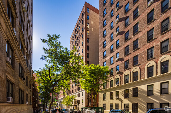 Foto del edificio - 250 W 103rd St