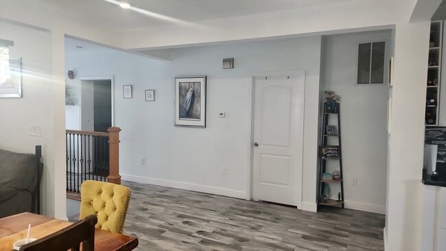 Building Photo - 21 Paine St