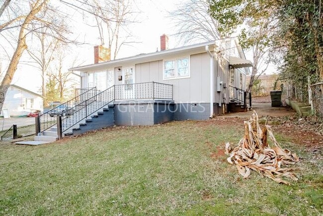 Building Photo - 314 Hickory St