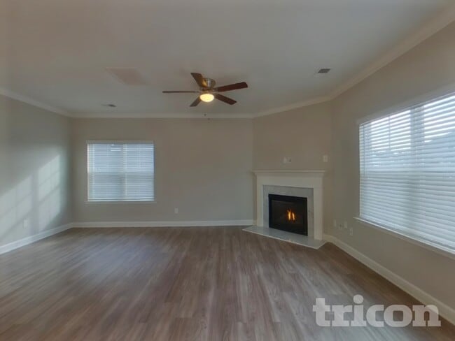 Foto del edificio - 1138 Bergenfield Ln