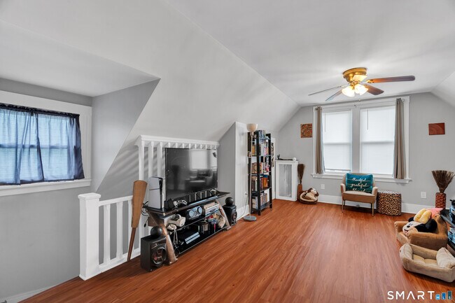 Building Photo - 100 Brownell St