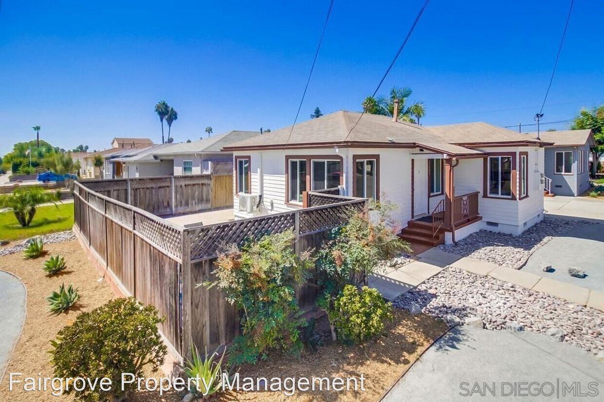 Foto principal - 2 br, 1 bath House - 3485 Myrtle Ave
