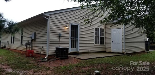 Foto del edificio - 5473 Harris Cove Dr