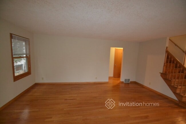 Building Photo - 3918 Randall Ave