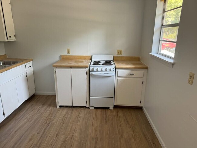 Foto del edificio - 1600 N Lane UNIT A