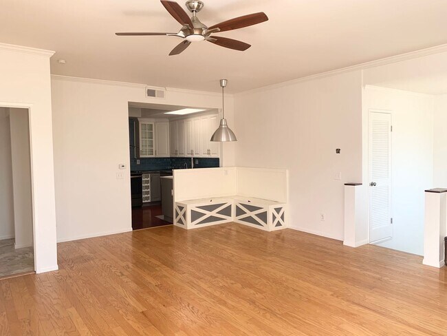 Foto del edificio - Amazing PB Townhouse with Private Deck