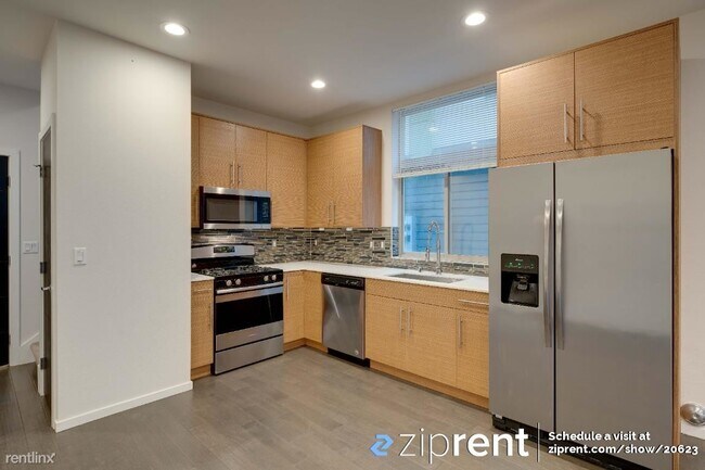 Foto del edificio - 3 br, 2.5 bath Townhome - 4813 Delridge Wa...