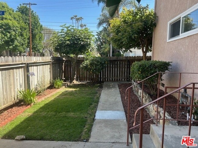 Building Photo - 4505 Murietta Ave