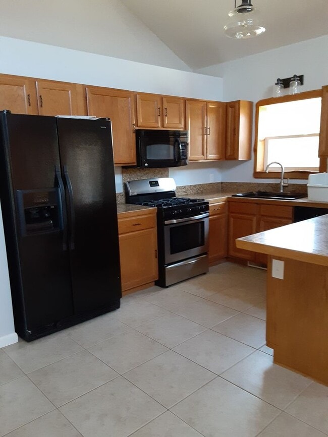Building Photo - Lovely Dolores Home on Mtn. Side  3 bedroo...
