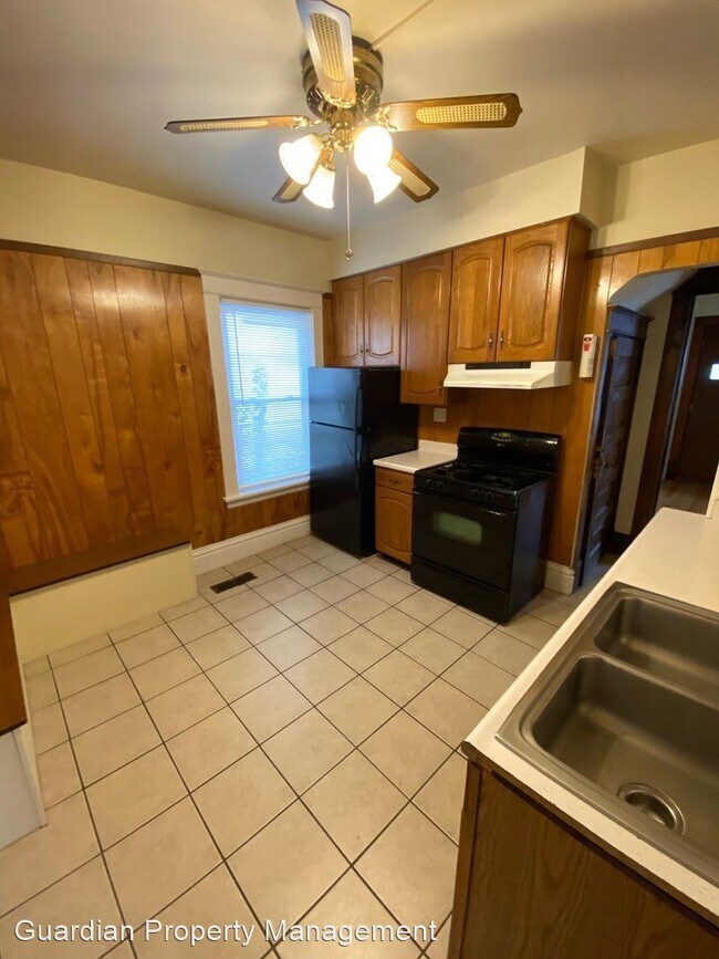 Foto del edificio - 3 br, 1 bath House - 1111 13th Ave SE