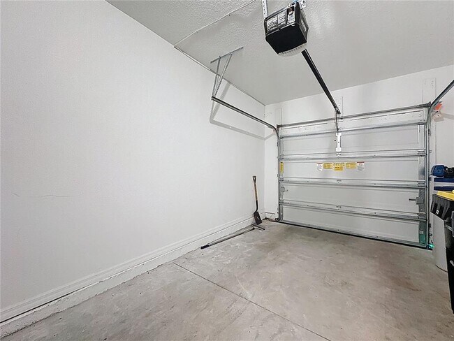 Foto del edificio - 927 Reserve Pl