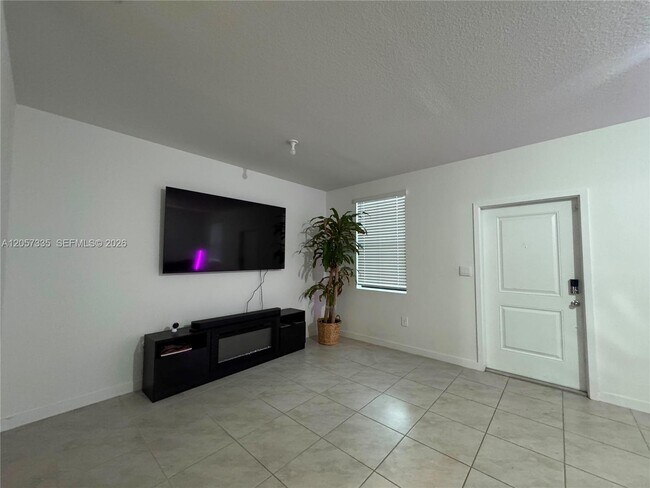 Foto del edificio - 270 NE 12th St