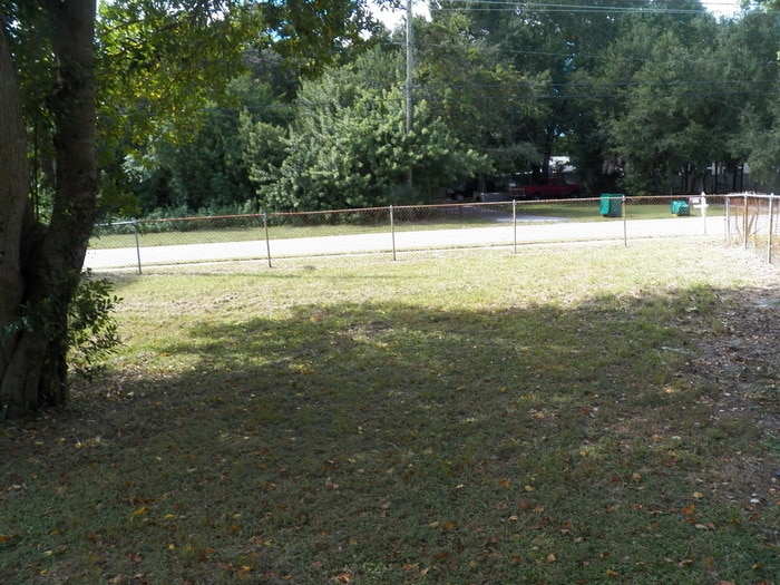 Building Photo - 1301 Sandy Ln