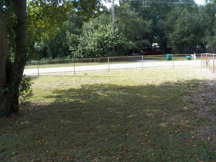 Foto del edificio - 1301 Sandy Ln