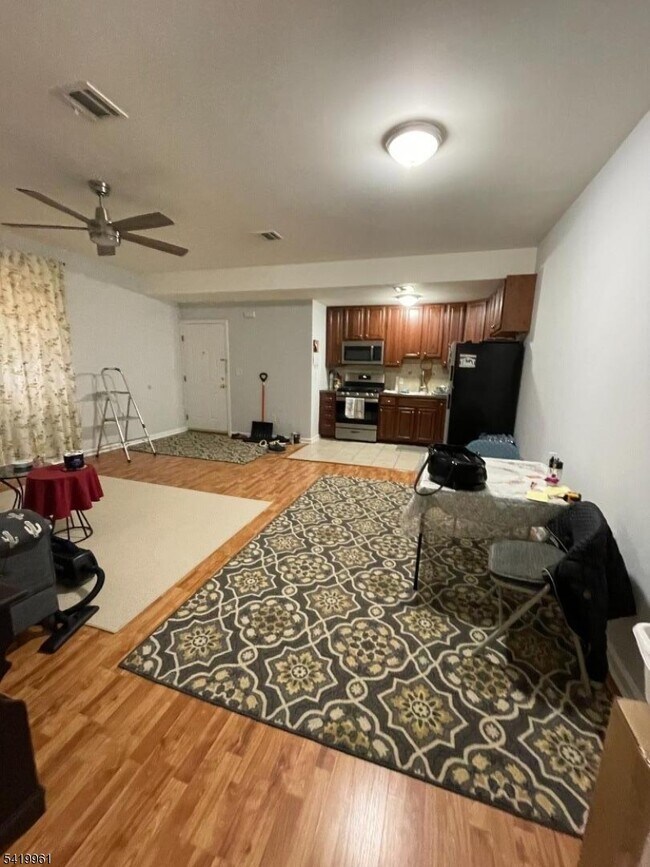 Foto del edificio - 72 Highland Ave