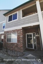 Building Photo - 5225 White Willow Dr