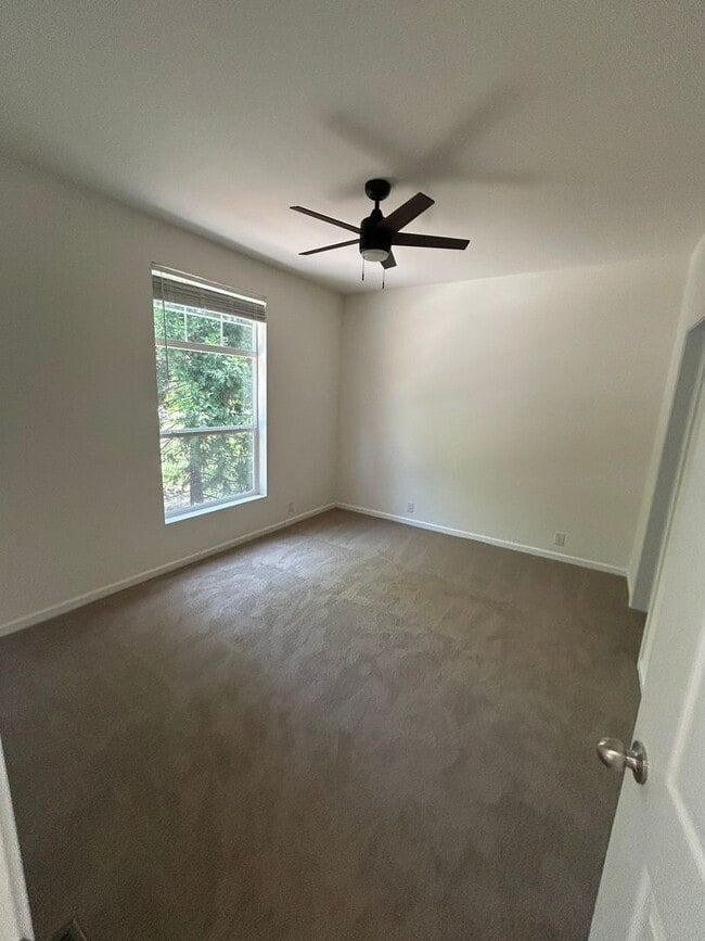 Building Photo - LAKE COMBIE ACCESS. Brand New 3-Bedroom Ho...