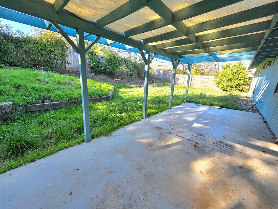 Building Photo - BEAUTIFUL 3 BEDROOM IN MARY LAKE