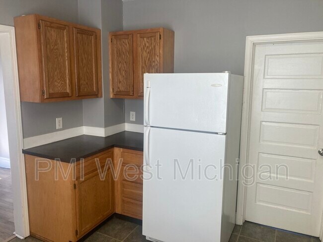 Foto del edificio - 1530 Quarry Ave NW
