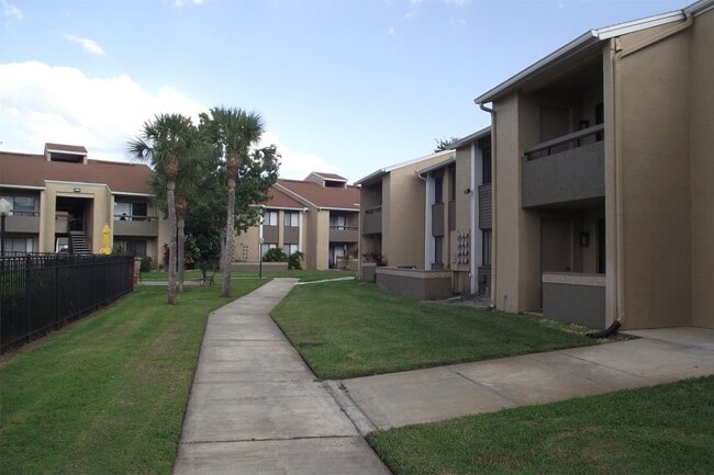 Photo - 5293 Vineland Rd Townhome