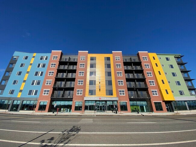 Building Photo - 409 Elm St