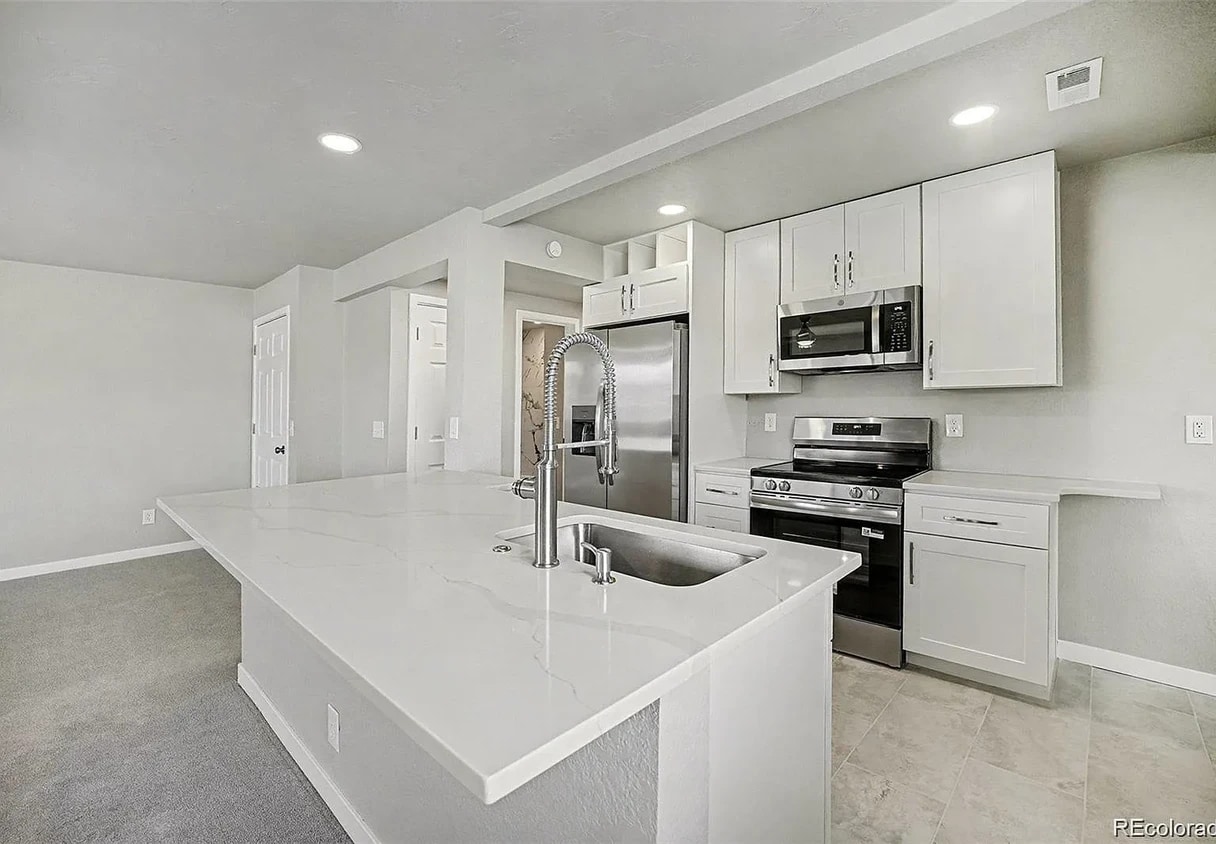 Foto del edificio - 7711 Kenwood St