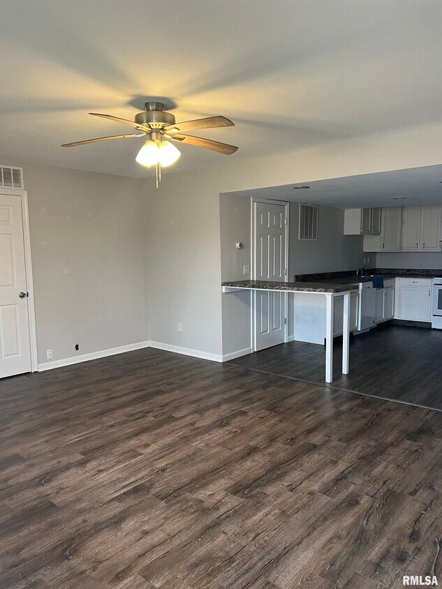 Foto principal - 2 Rosewood Ln