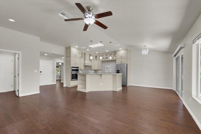 Building Photo - 2105 Eagle Watch Dr