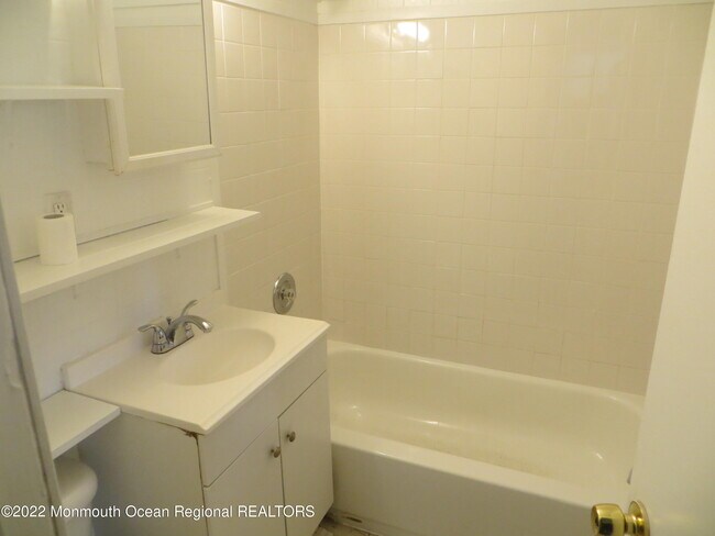 Building Photo - 44 Conover St