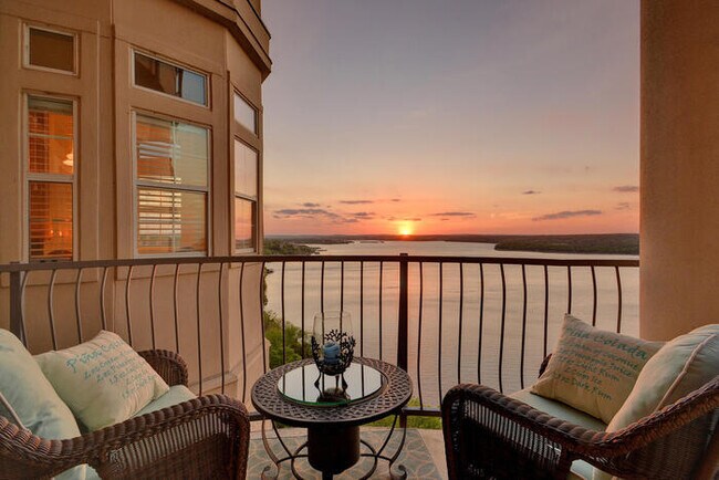 Lake Travis Views! Condo for Rent in Austin, TX