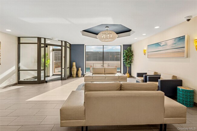 Foto del edificio - 100 W Broadway