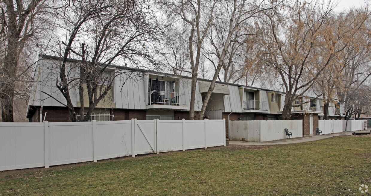 Foto del edificio - Hidden Grove Apartments