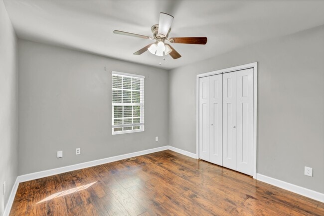 Foto del edificio - 219 W Watt St