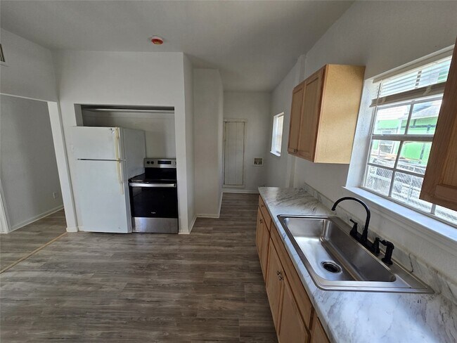 Foto del edificio - 3265 W Camp Wisdom Rd