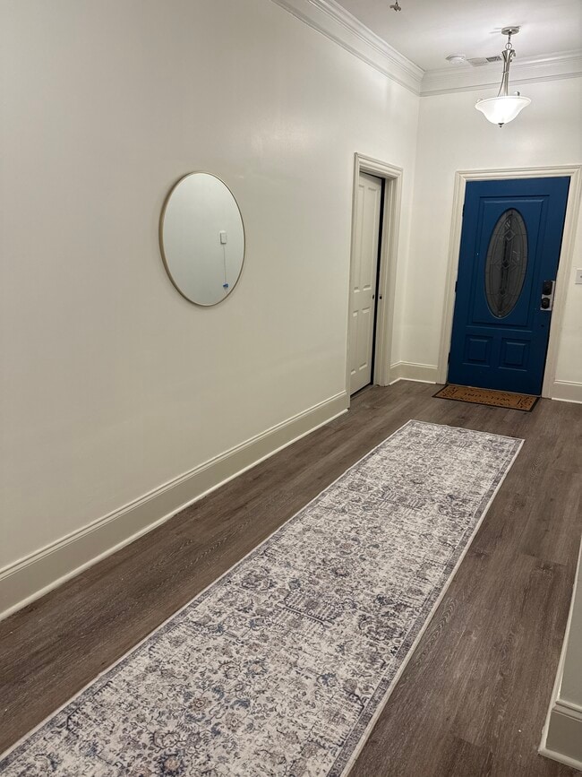 Foto del edificio - 876 McDaniel St SW