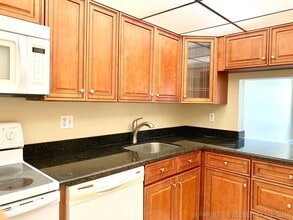 Building Photo - 2312 S Cypress Bend Dr