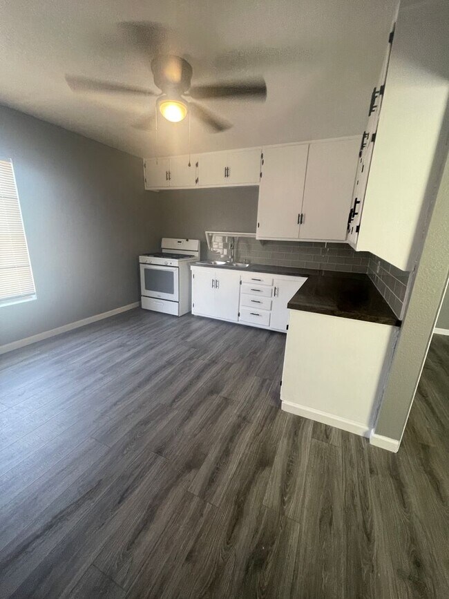 Foto del edificio - 706 NW Ave F