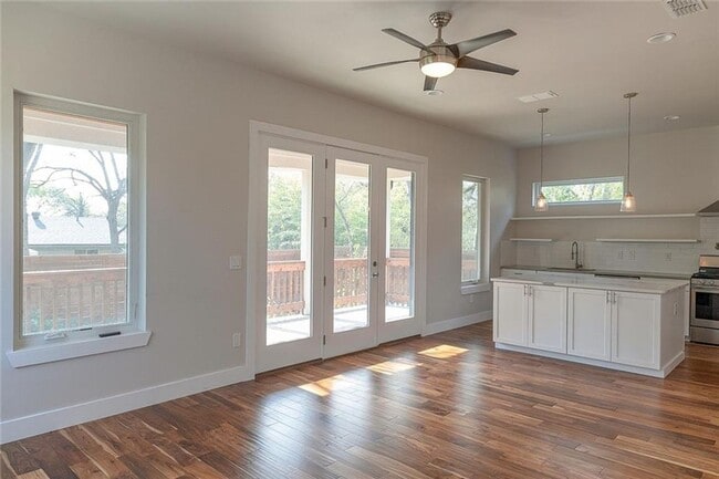 Building Photo - 2509 Del Curto Rd